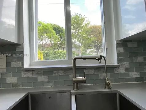 403 SW 89th Place Miami FL 33174