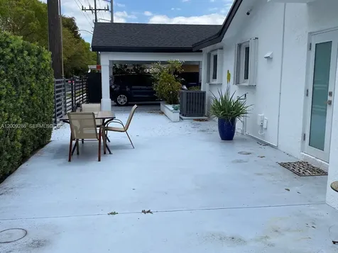 403 SW 89th Place Miami FL 33174