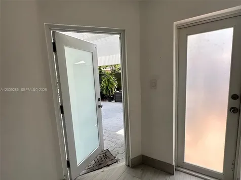 403 SW 89th Place Miami FL 33174