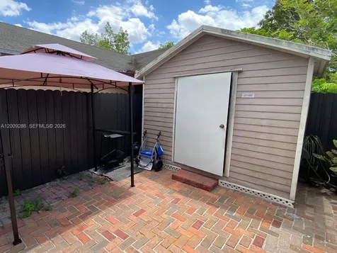 403 SW 89th Place Miami FL 33174