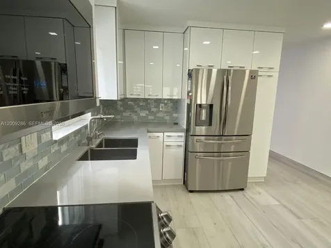 403 SW 89th Place Miami FL 33174