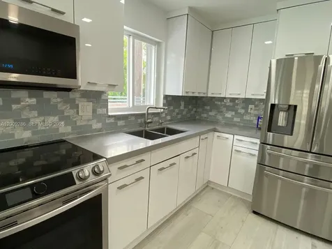 403 SW 89th Place Miami FL 33174