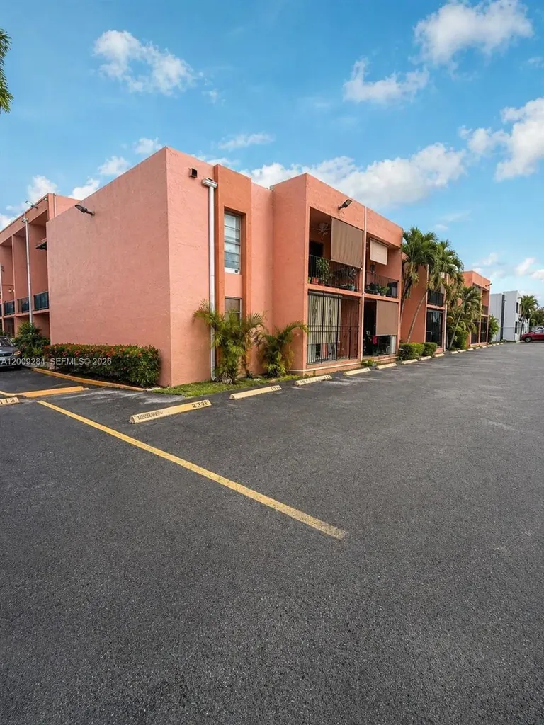 1300 W 47th Place Hialeah FL 33012