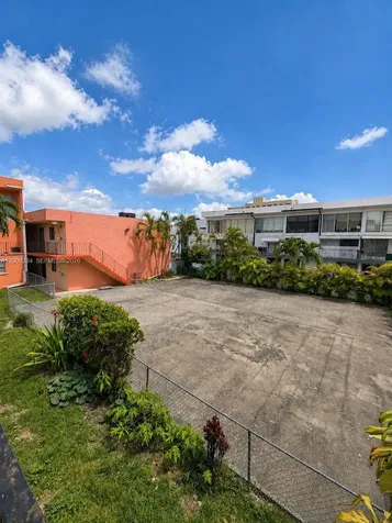 1300 W 47th Place Hialeah FL 33012