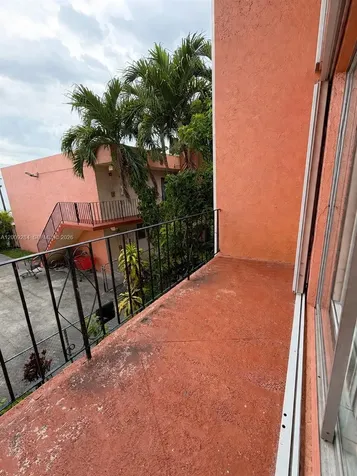 1300 W 47th Place Hialeah FL 33012