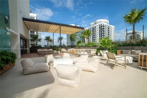 11 NE 6th Miami FL 33132