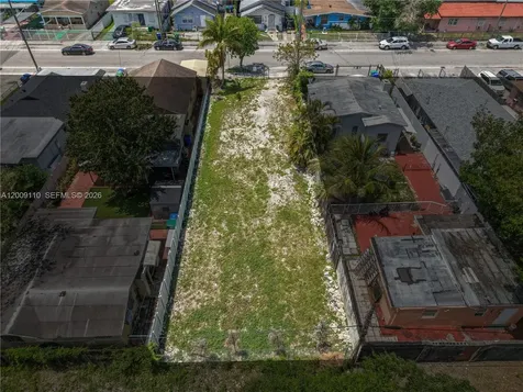 2709 NW 24th Avenue Miami FL 33142