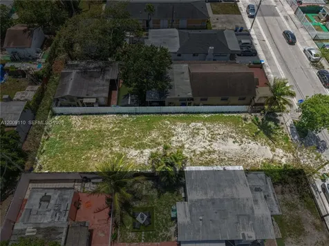 2709 NW 24th Avenue Miami FL 33142