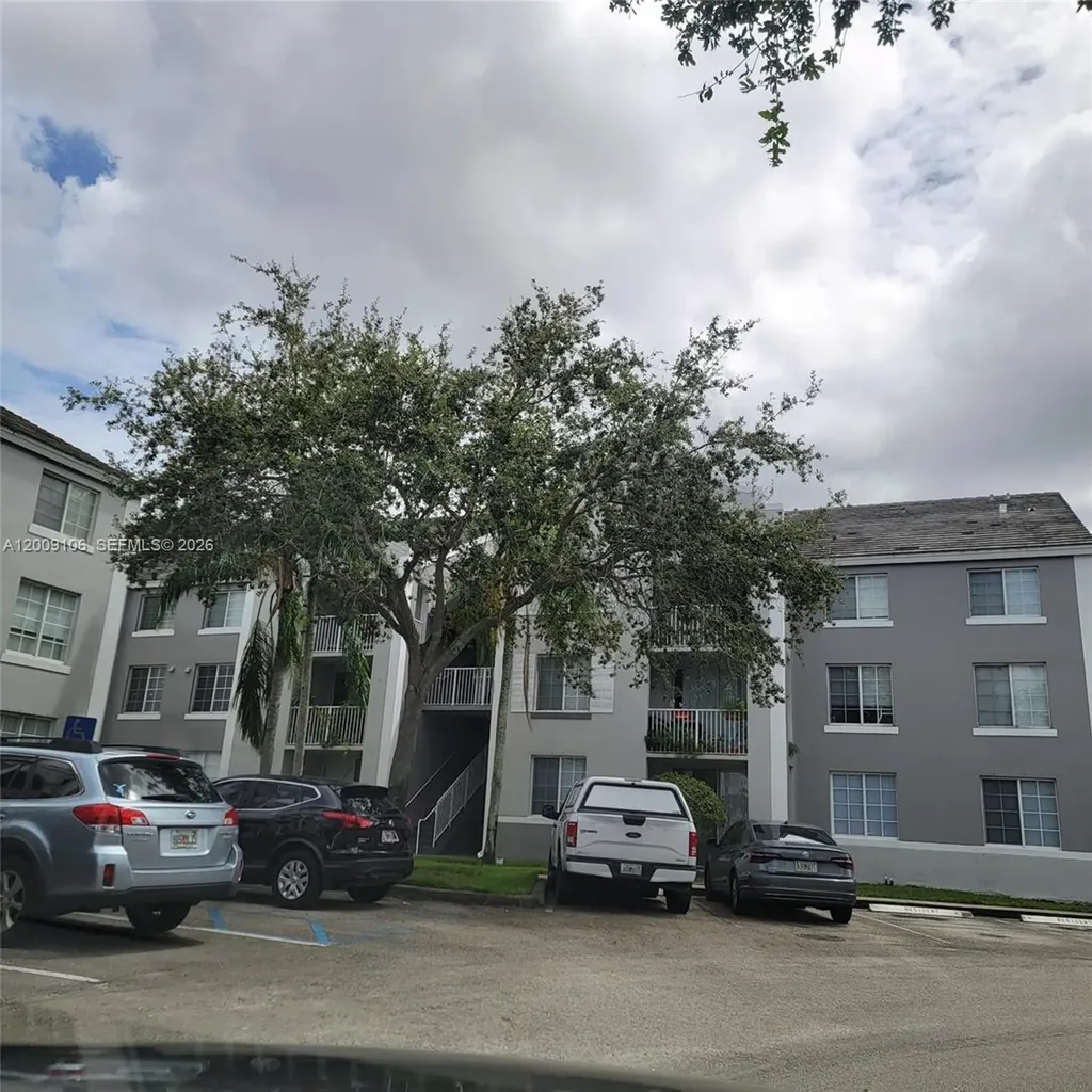 711 SW 111th Way Pembroke Pines FL 33025
