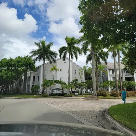 711 SW 111th Way Pembroke Pines FL 33025