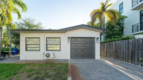 1615 NE 9th Street Fort Lauderdale FL 33304