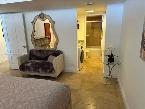 6039 Collins Avenue Miami Beach FL 33140