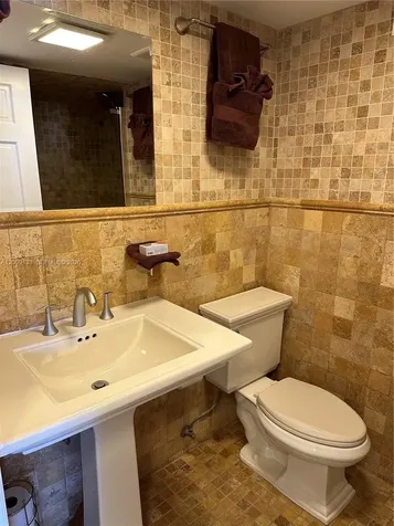 6039 Collins Avenue Miami Beach FL 33140