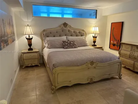 6039 Collins Avenue Miami Beach FL 33140