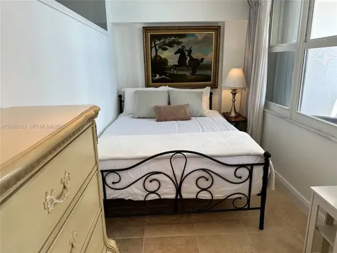 6039 Collins Avenue Miami Beach FL 33140