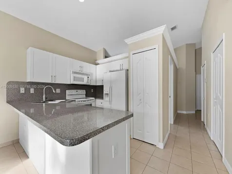 704 SE 14th Place Homestead FL 33033
