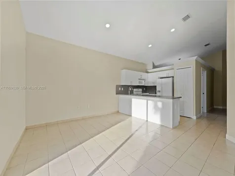 704 SE 14th Place Homestead FL 33033