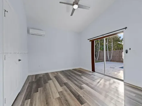 704 SE 14th Place Homestead FL 33033