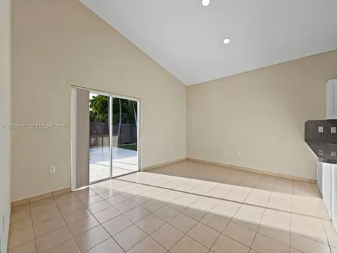 704 SE 14th Place Homestead FL 33033