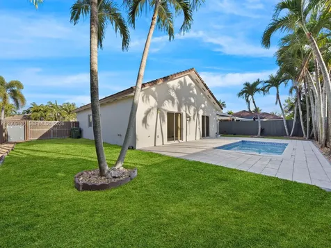 704 SE 14th Place Homestead FL 33033