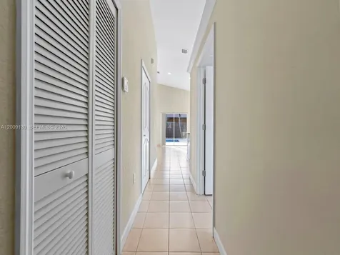 704 SE 14th Place Homestead FL 33033