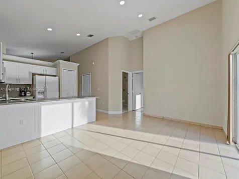 704 SE 14th Place Homestead FL 33033