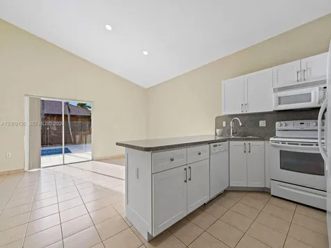 704 SE 14th Place Homestead FL 33033