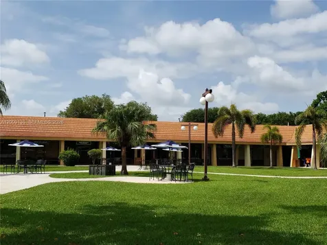 8101 Camino Real Miami FL 33143