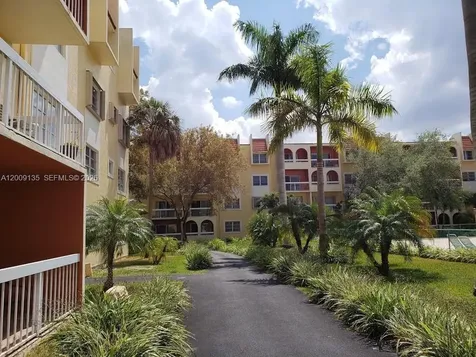 8101 Camino Real Miami FL 33143