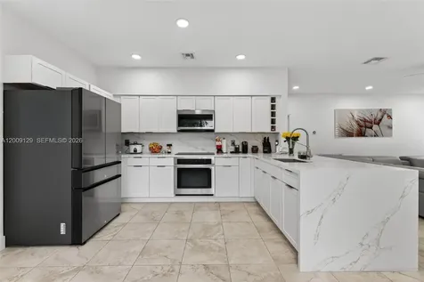 1033 NE 35th Avenue Homestead FL 33033