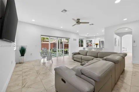 1033 NE 35th Avenue Homestead FL 33033