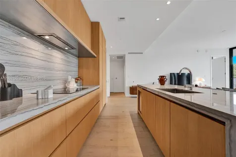 8701 Collins Avenue Miami Beach FL 33154