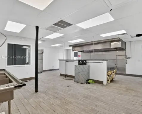 69 NW 27th Avenue Miami FL 33125