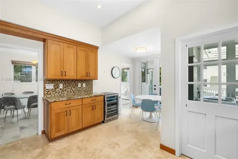 4340 Pine Tree Drive Miami Beach FL 33140