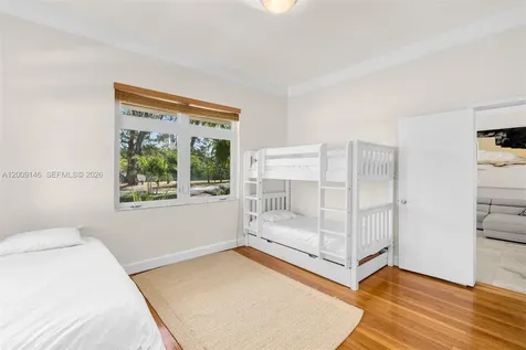 4340 Pine Tree Drive Miami Beach FL 33140