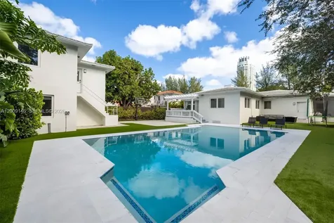 4340 Pine Tree Drive Miami Beach FL 33140