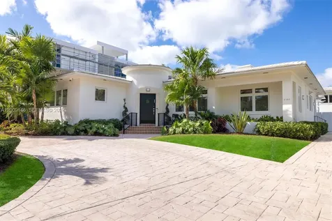 4340 Pine Tree Drive Miami Beach FL 33140