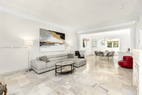 4340 Pine Tree Drive Miami Beach FL 33140