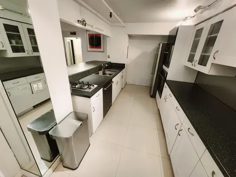 1000 Quayside Terrace Miami FL 33138