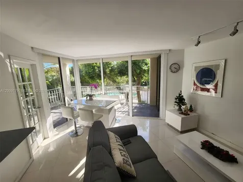 1000 Quayside Terrace Miami FL 33138