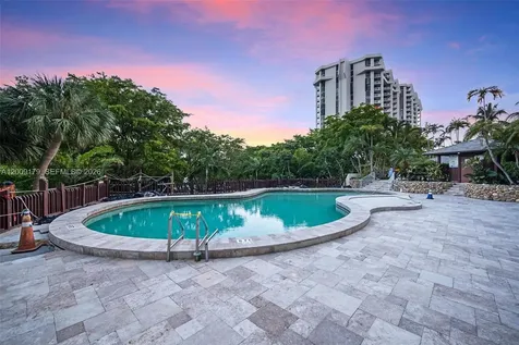 1000 Quayside Terrace Miami FL 33138