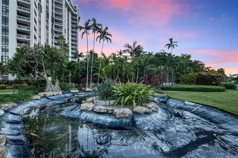 1000 Quayside Terrace Miami FL 33138