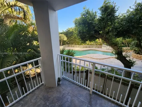 1000 Quayside Terrace Miami FL 33138