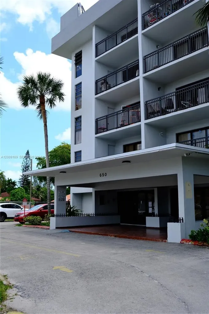 650 NE 149th Street Miami FL 33161