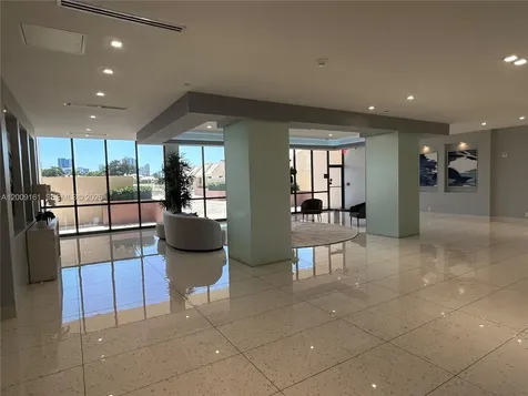 20301 W Country Club Drive Aventura FL 33180