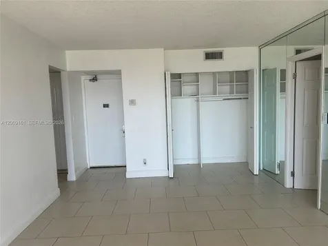 20301 W Country Club Drive Aventura FL 33180