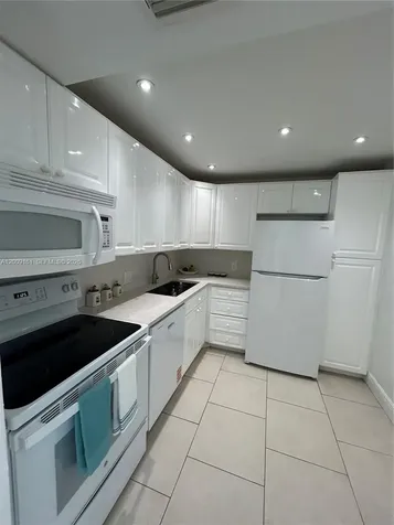 20301 W Country Club Drive Aventura FL 33180