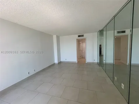20301 W Country Club Drive Aventura FL 33180
