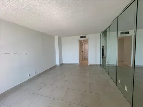 20301 W Country Club Drive Aventura FL 33180