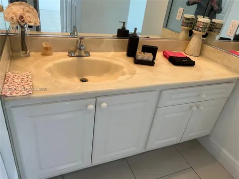 20301 W Country Club Drive Aventura FL 33180